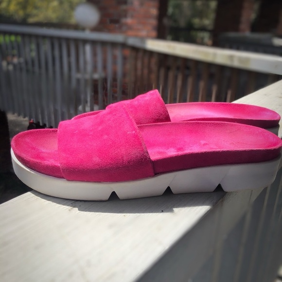 Stuart Weitzman Platform Slides - Picture 2 of 4